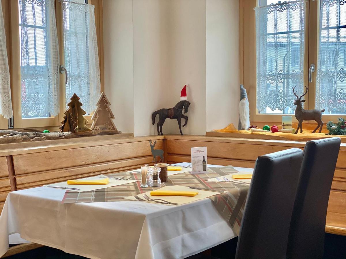 Hotel Hirschen Hinwil Buitenkant foto