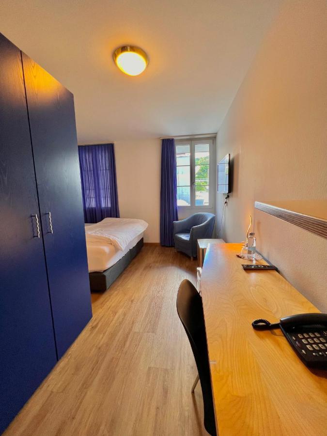 Hotel Hirschen Hinwil Buitenkant foto