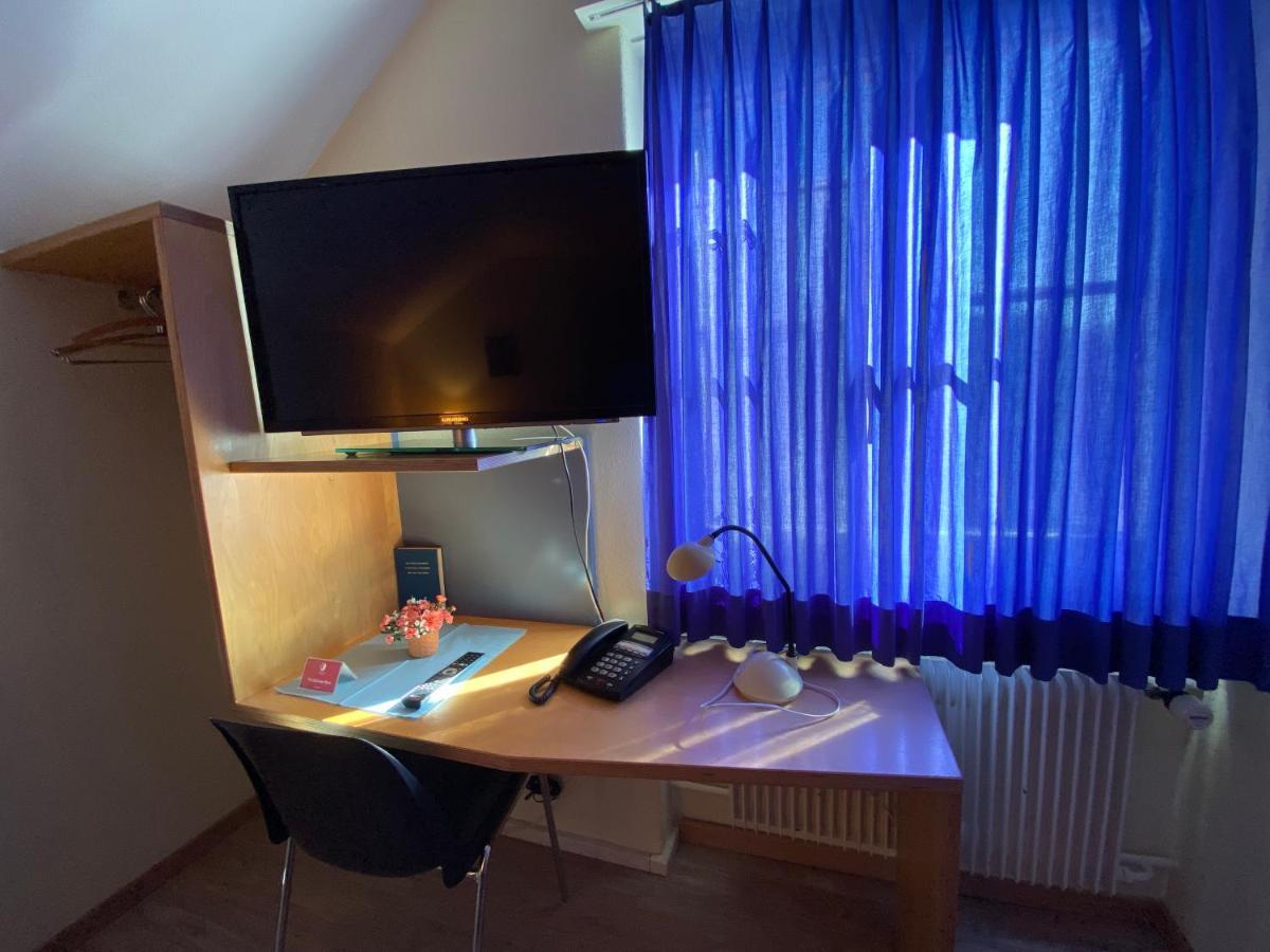 Hotel Hirschen Hinwil Buitenkant foto
